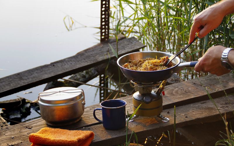 Camp cooking in the wild - hints and tips for camping