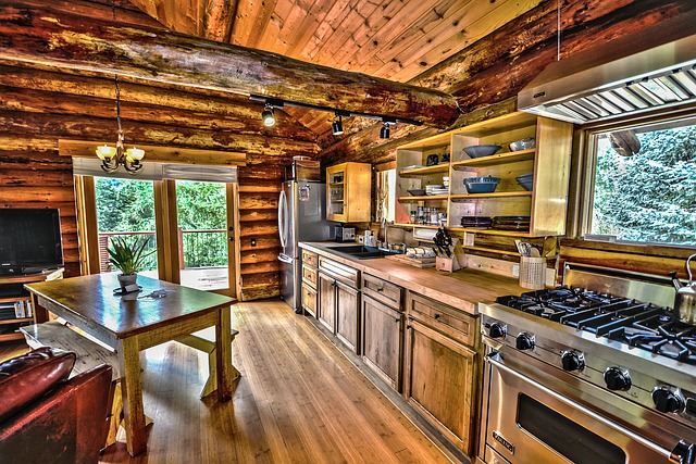 can I live in a log cabin permanently