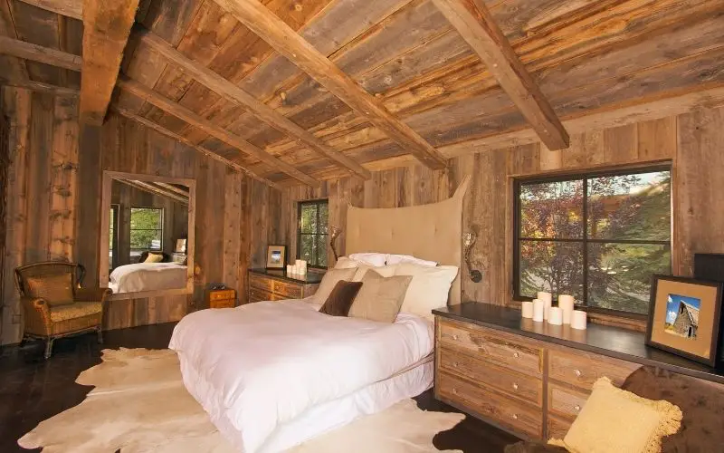 can I live in a log cabin permanently