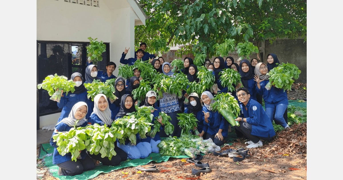 UNNES hydroponic garden produces quality kale and spinach harvests