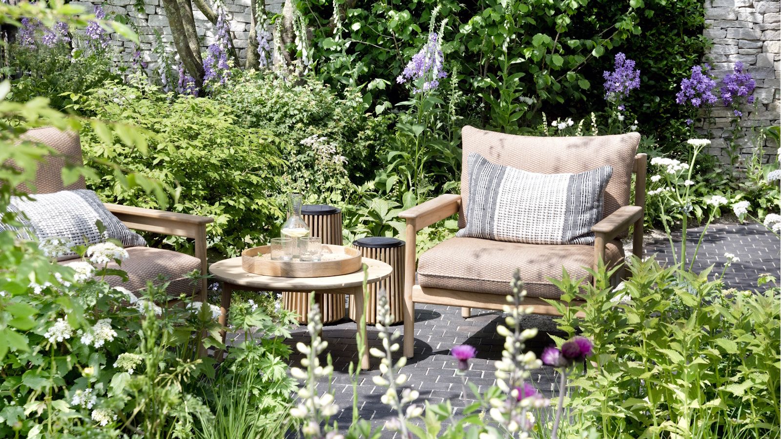 Triangular shaped garden ideas: 9 ways to redesign your plot