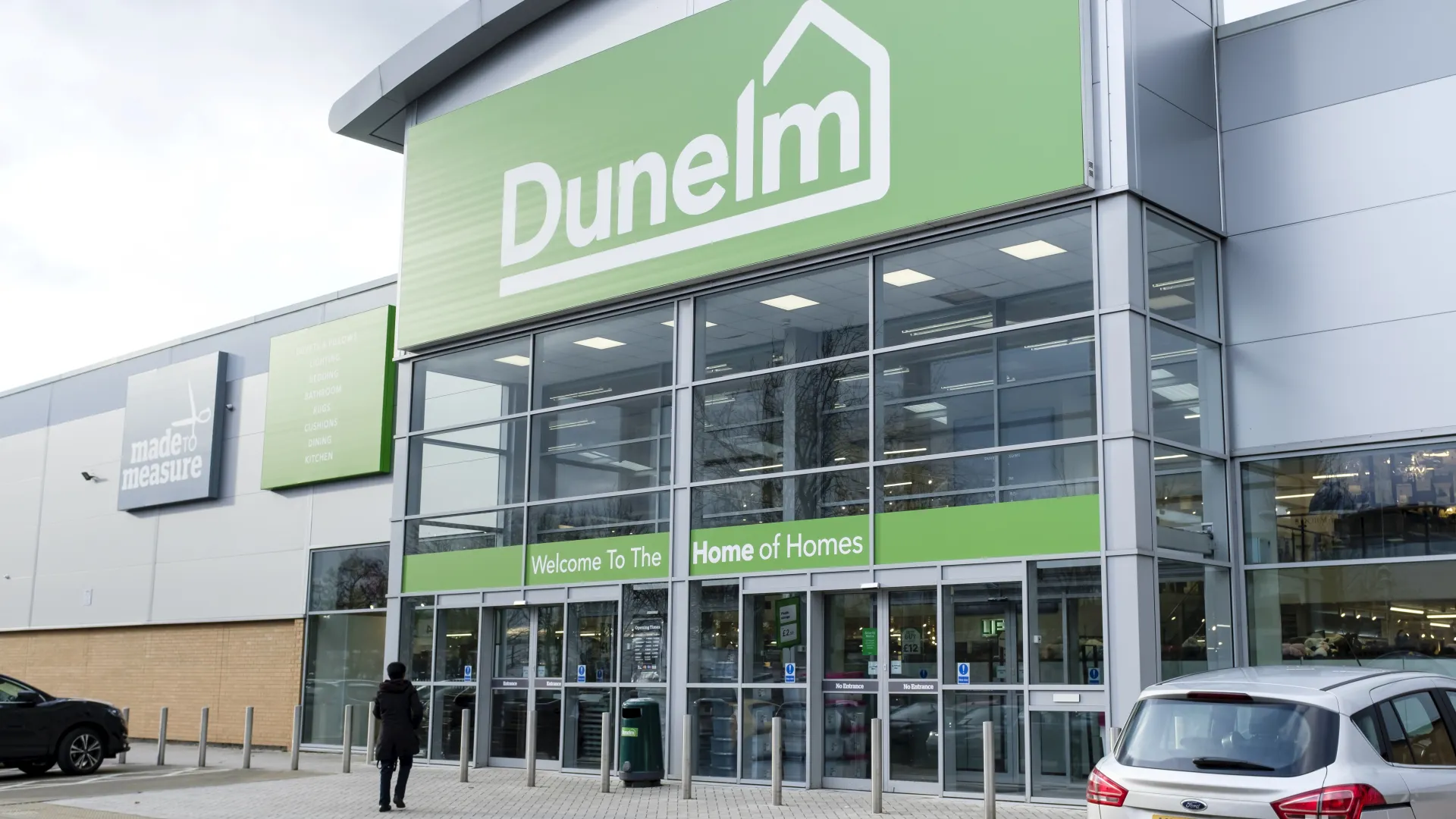 Gardeners race to Dunelm for flower & veggie growing essential