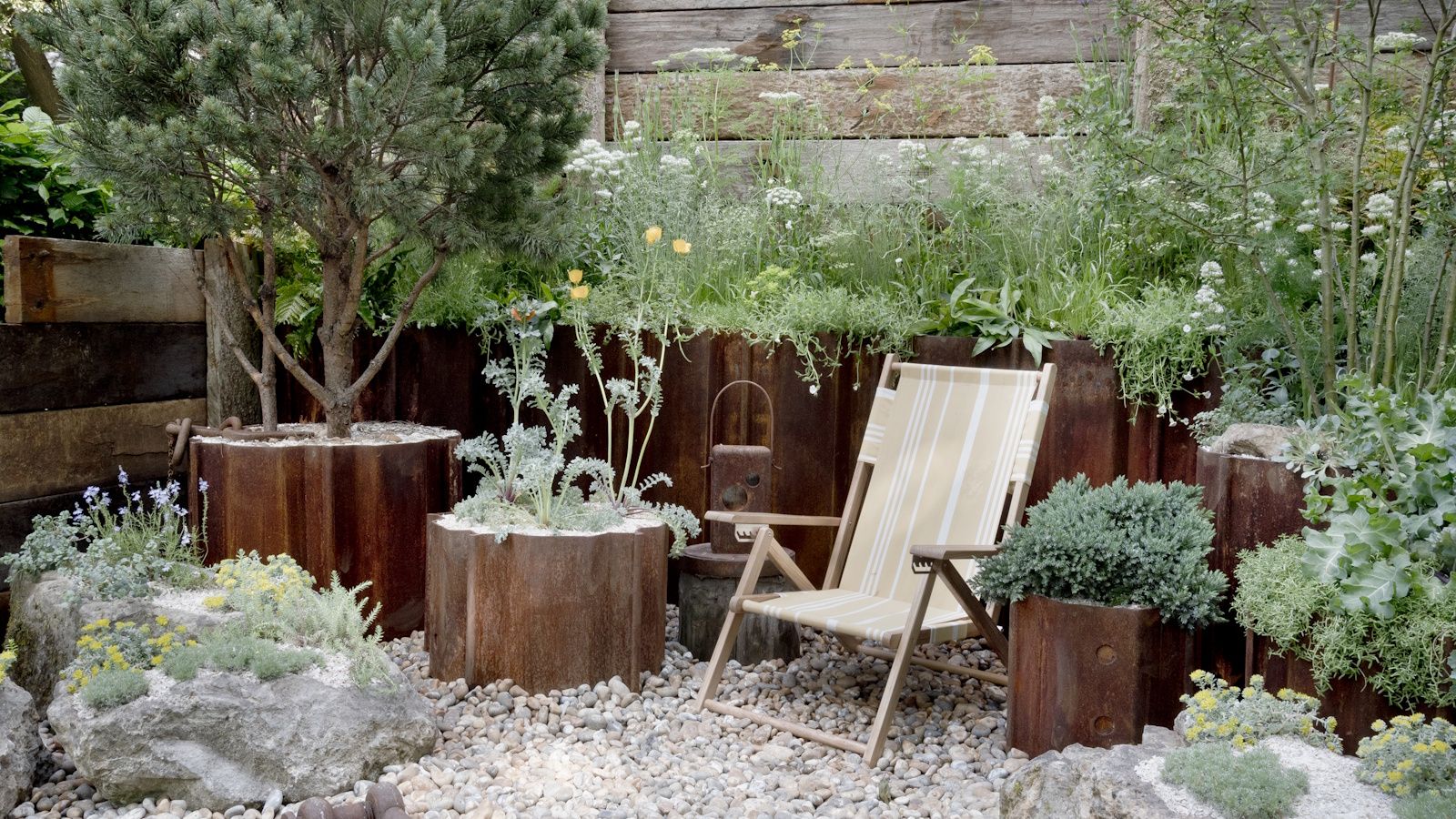 11 beautiful ideas for awkward-shaped gardens