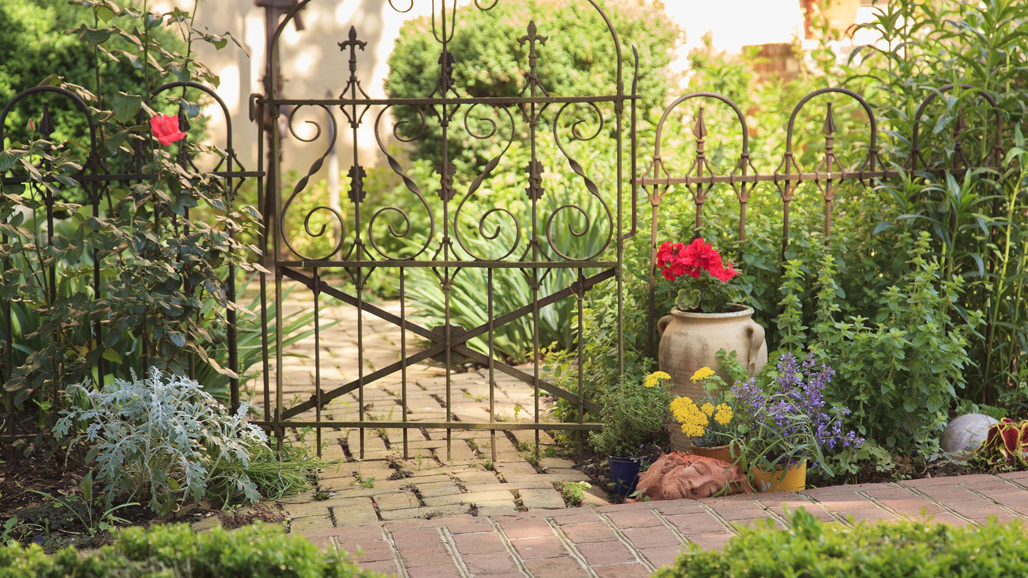 Small front garden ideas: 15 ways to maximize compact spaces