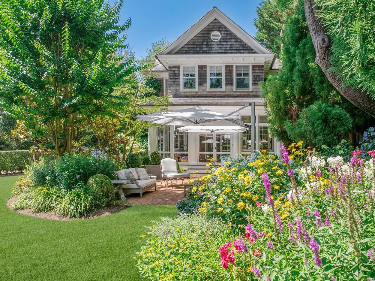 6 blooming homes for gardeners