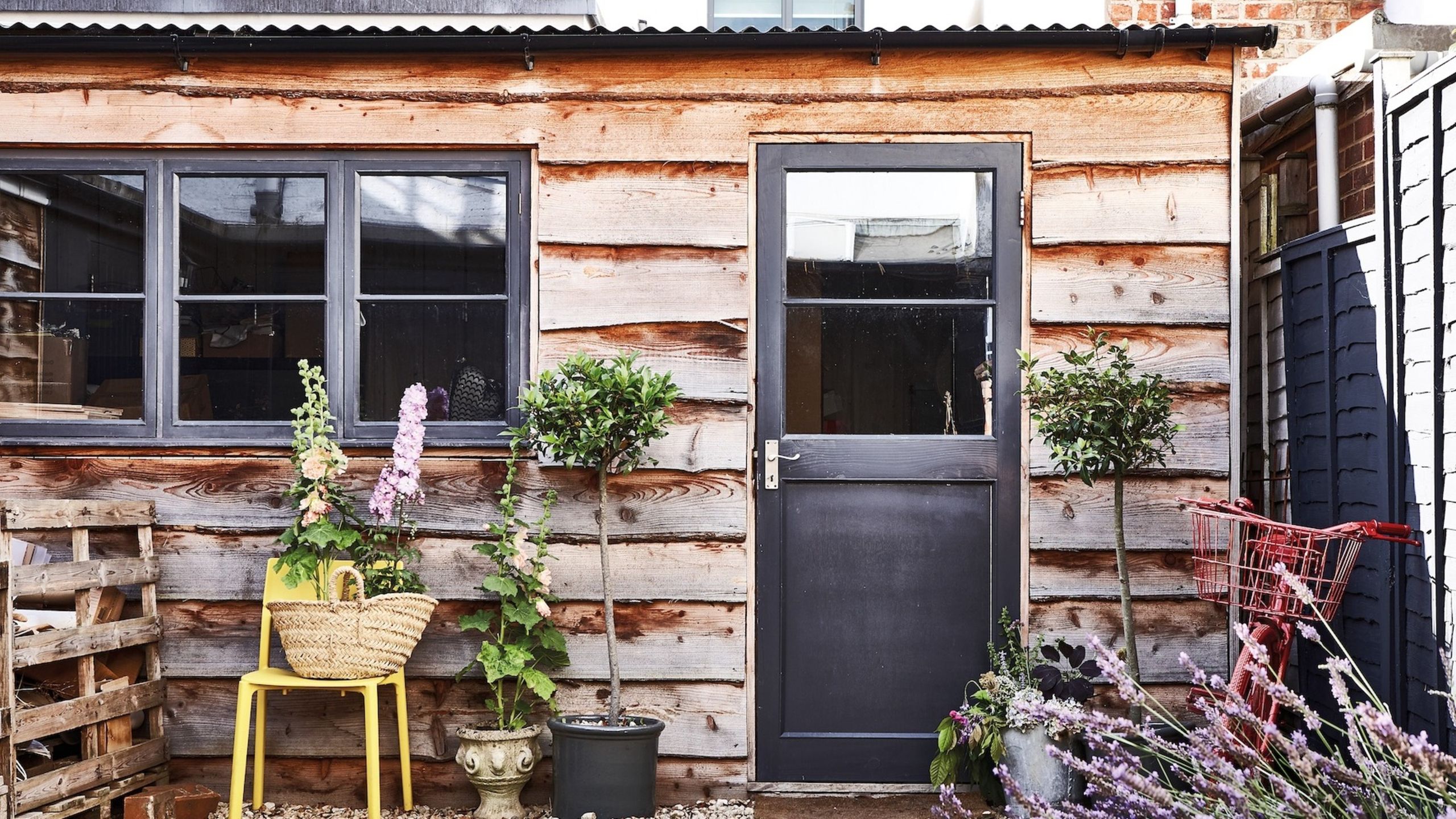 10 Garden Shed Ideas for a Modern Outdoor Space