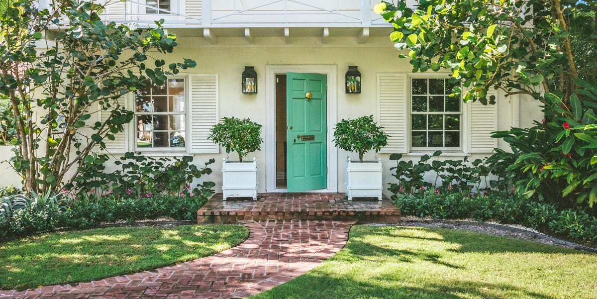 30 Front Door Plants for the Prettiest, Most Welcoming Entrance