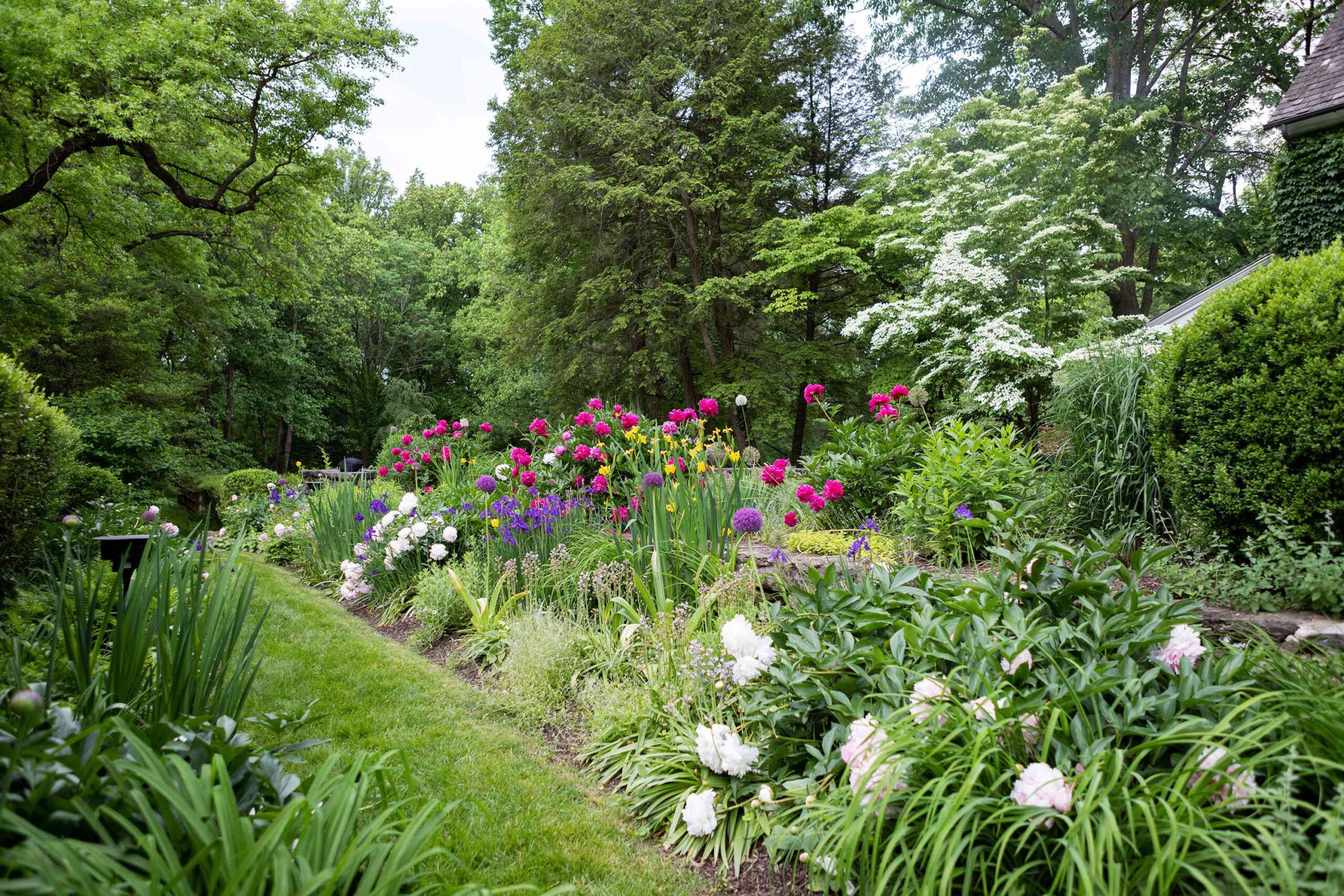 22 Ideas for Perennial Flower Garden Designs
