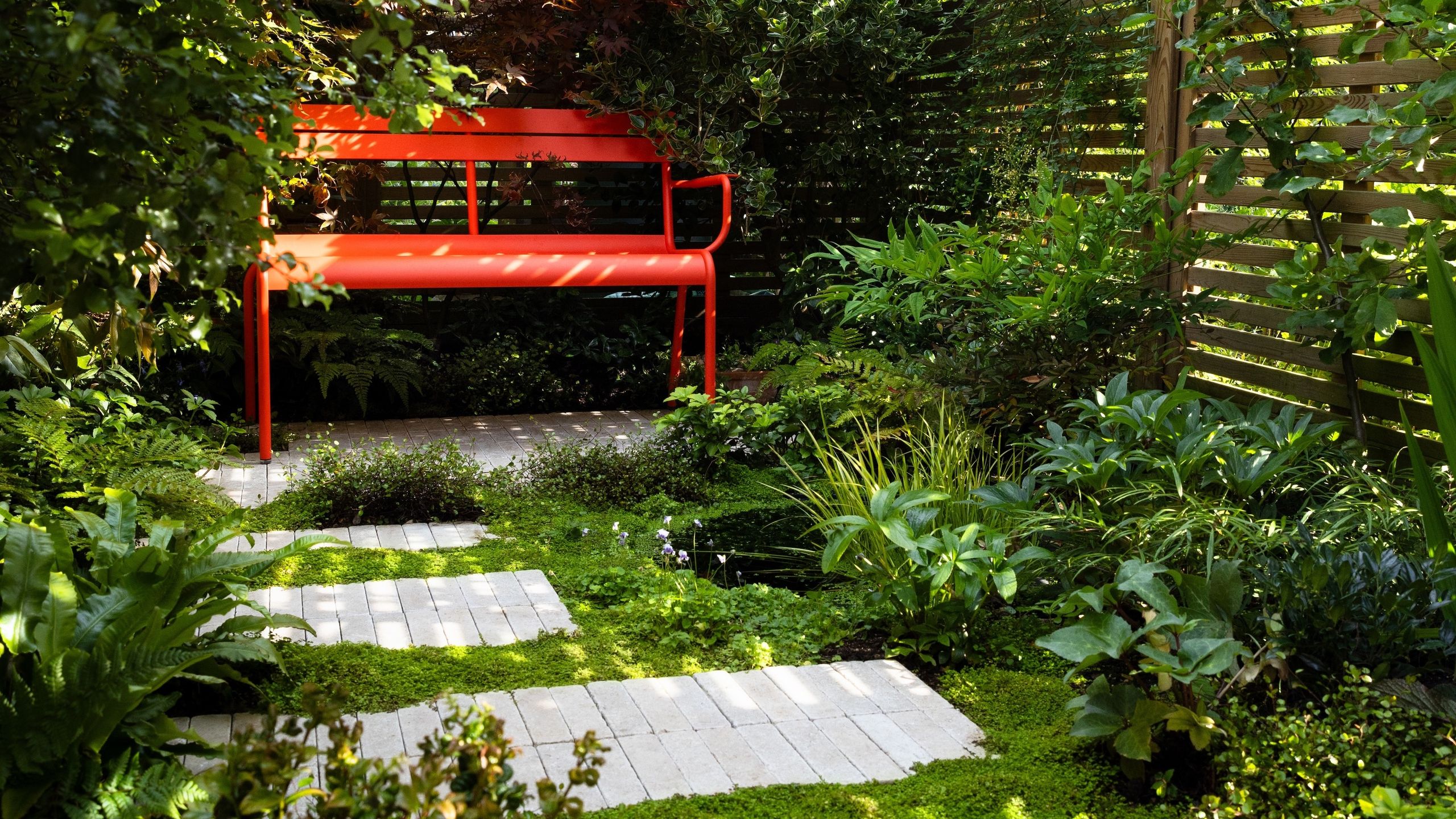 7 Garden Corner Ideas to Make Use of Awkward Spaces