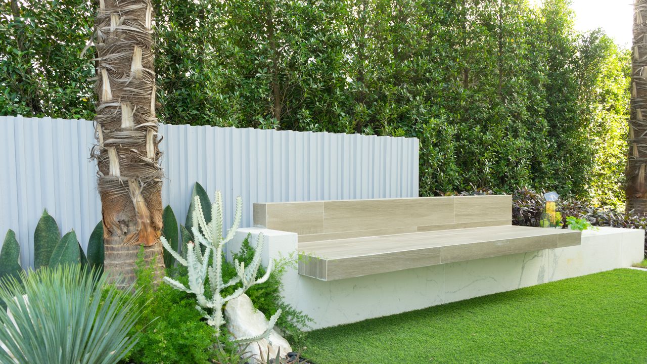 61 Privacy Fence Ideas to Stylishly Seclude Your Outdoor Sanctuary