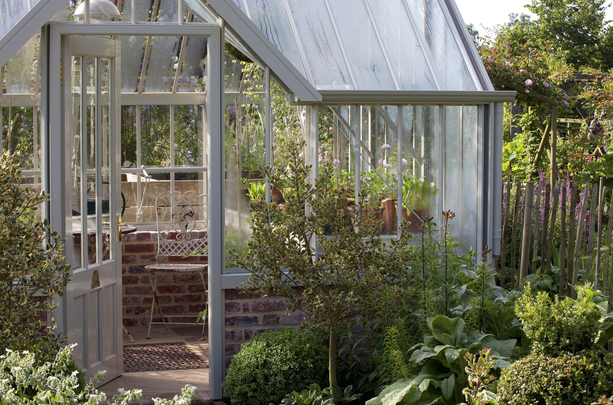 Greenhouse gardening: how to garden under glass