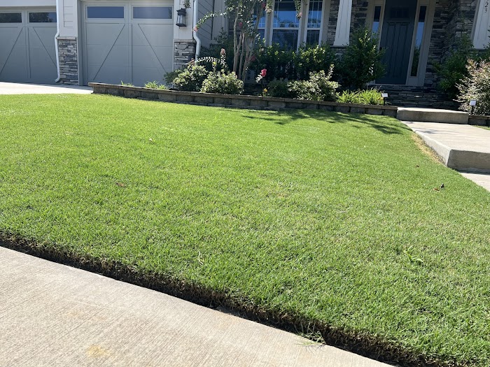 Lawn Love Lawn Service of Austin