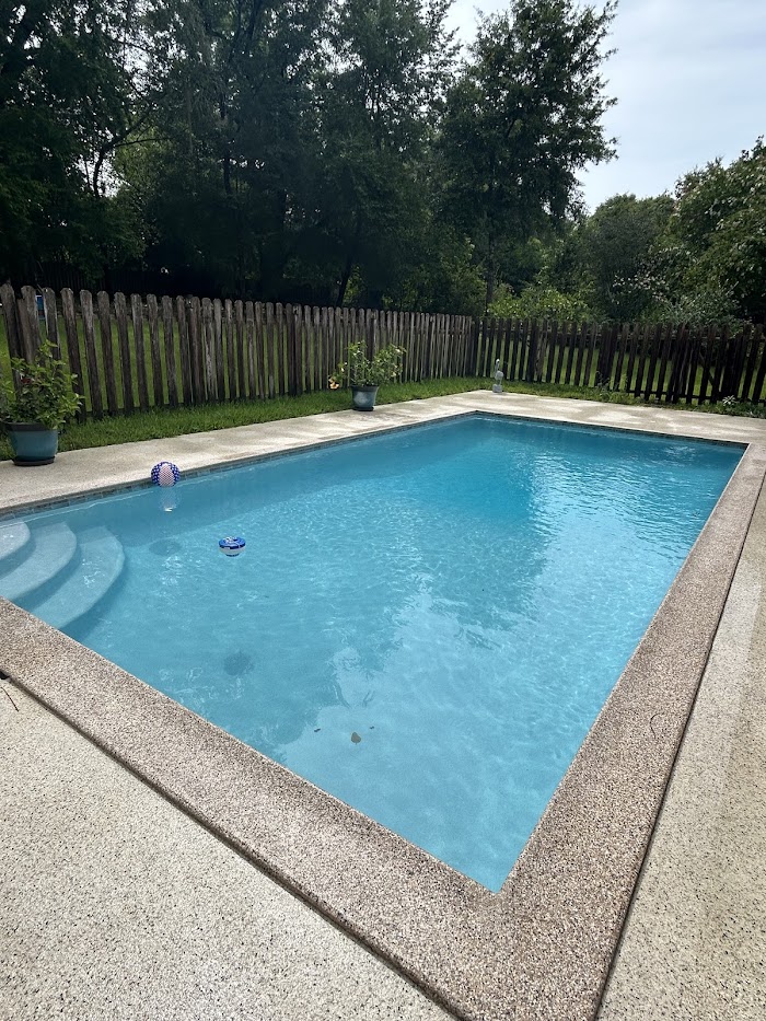 Edgewater Pool Service Llc