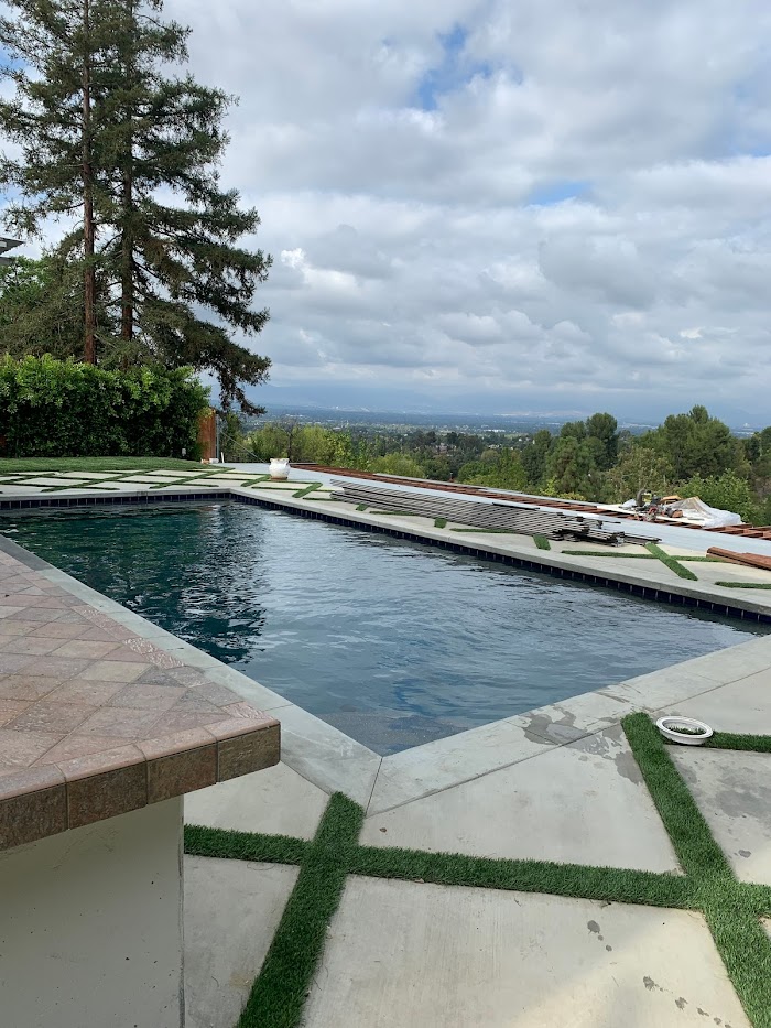 Lightning Pool Service & Repair