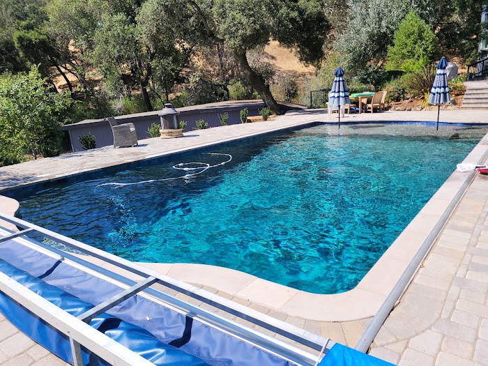 Yara’s pool and spa service