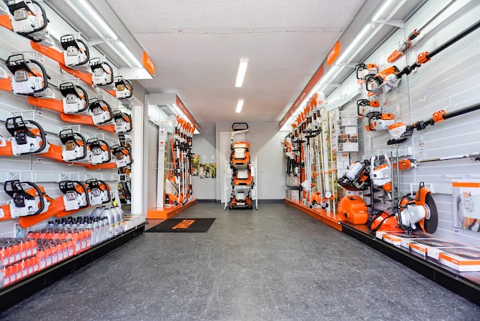 Upper Deck | Landscape Equipment