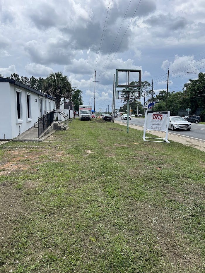 Honest Living Cuts Lawn Care and Landscape