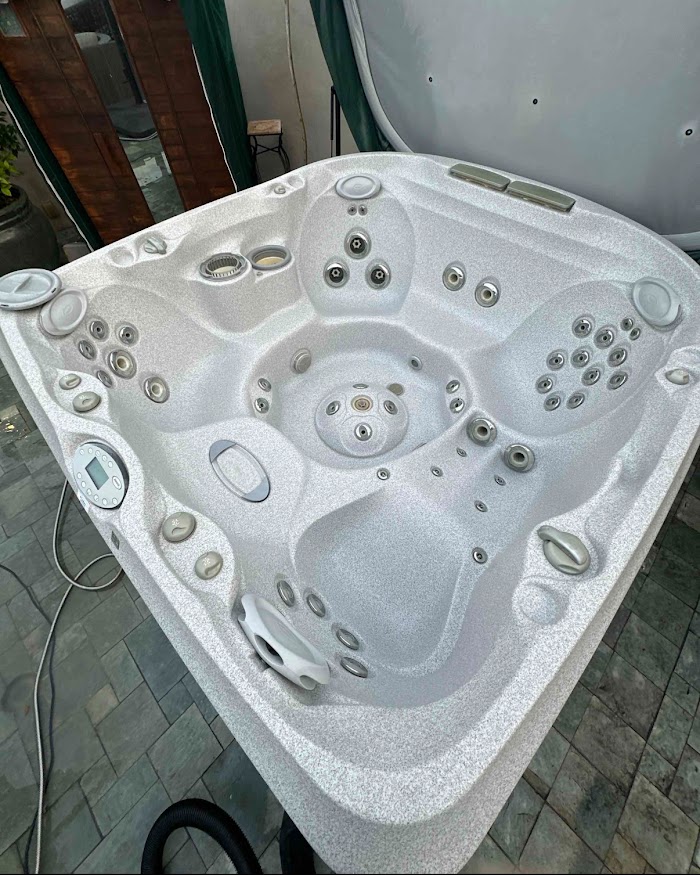 Master Geek Pool & Spa