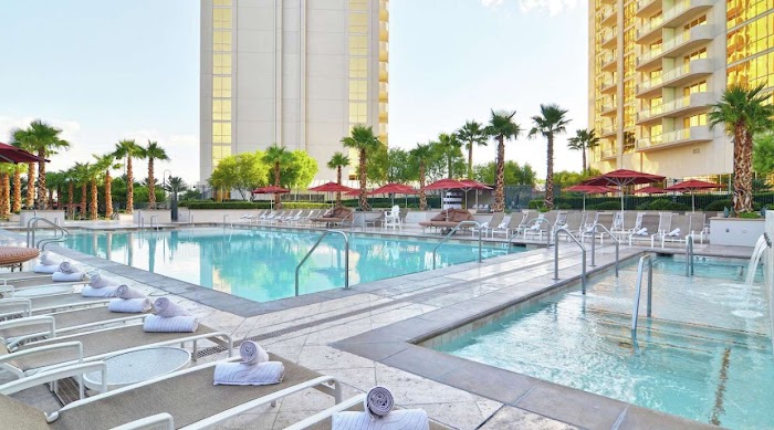 Signature Private Pools and Cabanas