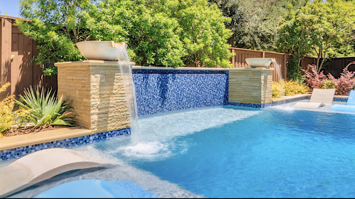 Living Water Custom Pools