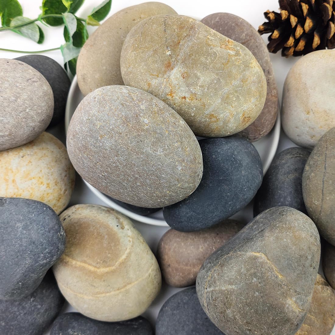 YISZM 40lbs Natural River Rocks, 3″-4″ Premium Pebbles for Garden and Landscape Design, Hand-Picked Smooth Stones for Fish Tank, Flower Pots, Indoor Water Fountains, Pathways, Backyard